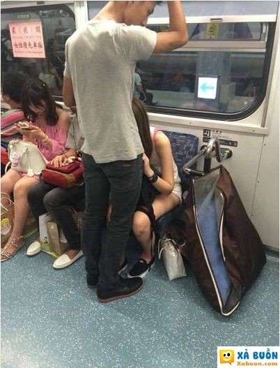  <3 <3   có gì đó bất thường ở đây  =)) <3   -  haivl | hài hước | hài vl 