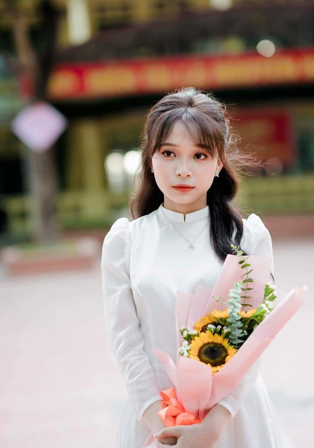 Cô gái trong trong drama kỉ yếu đã được 1 bên khác chụp lại miễn phí bộ ảnh mới, mọi chuyện đã qua và đây cũng là bài học đáng giá cho em...

#MọtTrending #MọtNews #Mọtngôntình