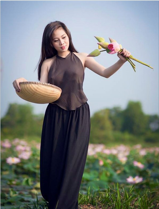 Chụp ảnh hoa sen thích nhỉ -  haivl | hài hước | hài vl   