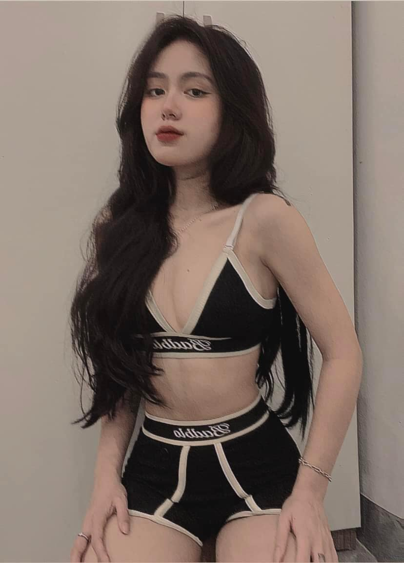 Girl ngọt ngào gửi lời chào thân thiện nhất 🫢 -  haivl