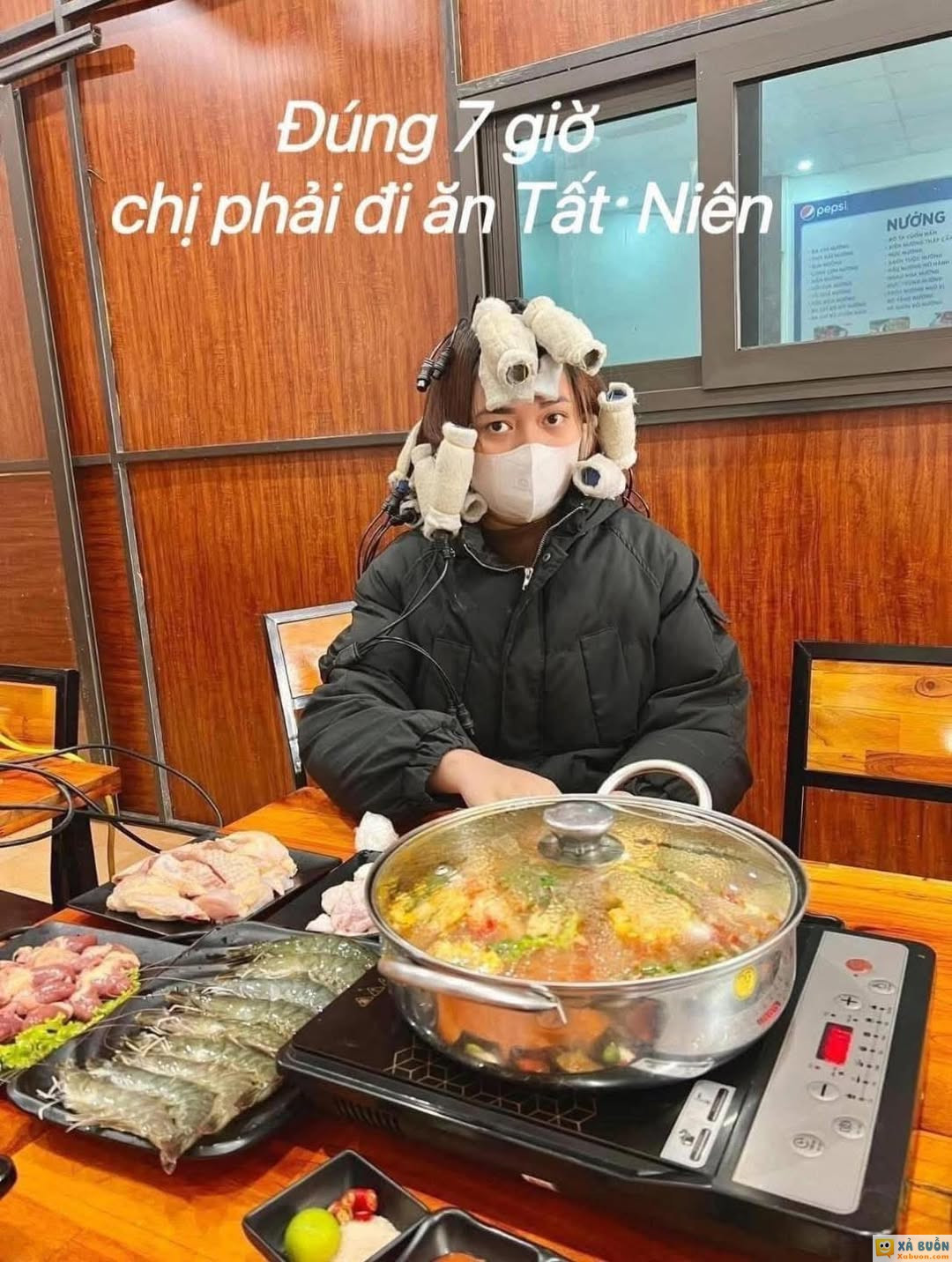 🗣️ Làm nhanh cho chị nhé đúng 7h tối chị phải đi ăn tất niên công ty 🙇‍♂️Dạ chị yên tâm ạ tóc chị 1-2 tiếng là xong 😀