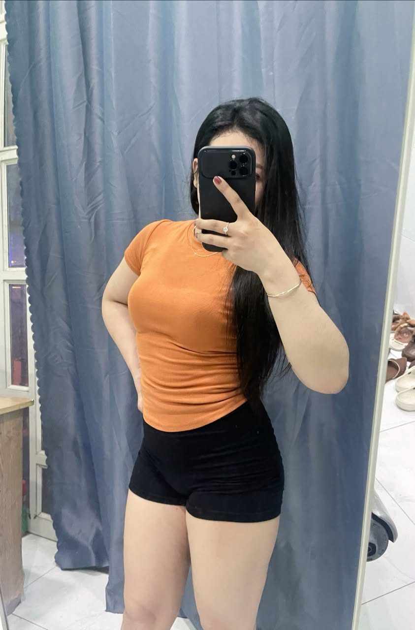 📸 Hãy sống như 1 đoá hoa, Dù không ai ngắm nhìn vẫn cứ rực rỡ và tỏa hương 😚😉