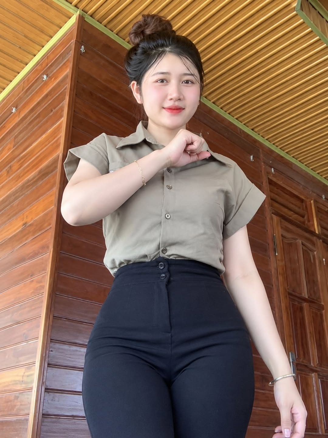 Anh ăn cơm chưa Anh muốn ăn gì em qua nấu cho -  haivl | hài hước | hài vl 