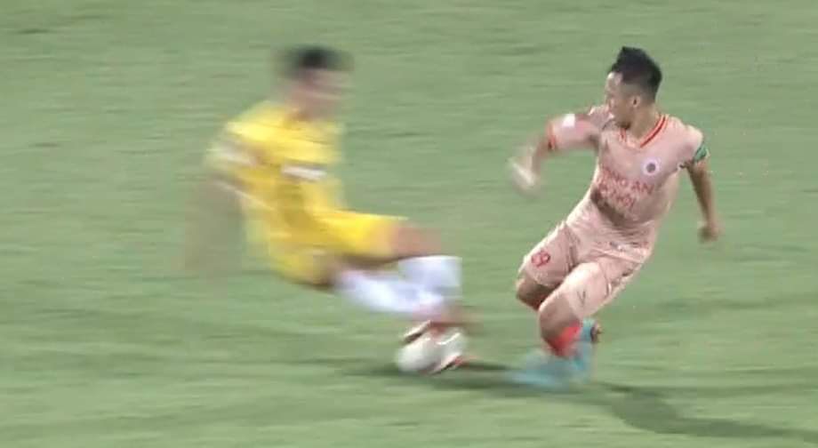 Những tình huống khiến CĐV SLNA la ó trên khán đài 😡😡😡