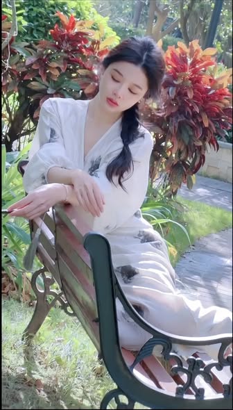 陪爸妈外边走走，七点半直播 -  haivl | hài hước | hài vl   