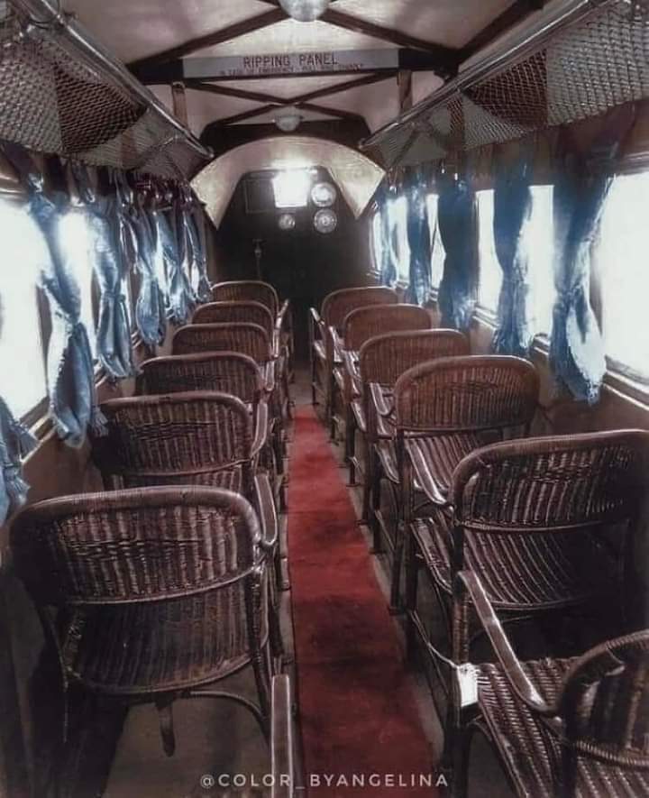 NỘI THẤT CỦA MÁY BAY THƯƠNG MẠI NĂM 1936
Đây là chiếc máy bay của hãng Imperial Airways - Hãng hàng không đầu tiên của Anh ✈️