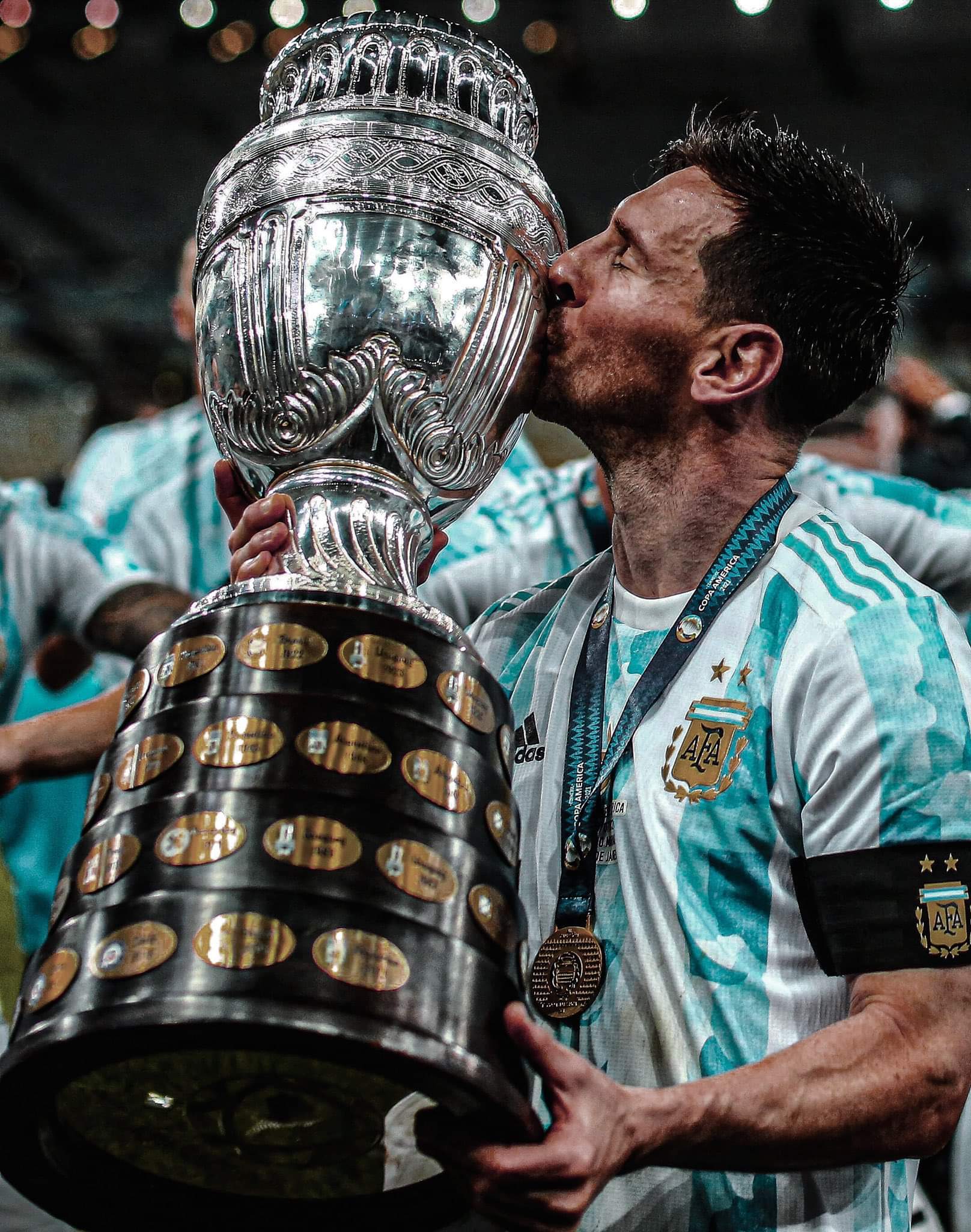 🇦🇷 GIẢI ĐẤU QUỐC TẾ CUỐI CÙNG CỦA LIONEL MESSI? 🌎 🔍
🏆 Copa America 2024
🏟 Địa điểm tổ chức: USA 🇺🇸
⚽️ Các đội tham dự: Toàn bộ Nam Mỹ và khu vực CONCACAF (🇺🇸🇨🇦🇲🇽🇨🇷🇭🇳🇵🇦)
🥇 Thể thức: 4 bảng, mỗi bảng 4 đội,Xem thêm chọn ra 2 đội có thành tích tốt nhất
🎙 Lionel Messi: 