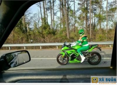  =))  đi đường gặp bác này :)  :x :x  -  haivl | hài hước | hài vl  