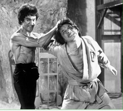  :3  lý tiểu long và thành long trong phim long tranh hổ đấu năm 1973  :x 