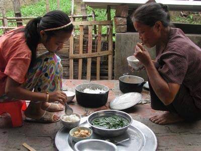 Bữa cơm ở nông thôn giản dị và ấm áp -  haivl | hài hước | hài vl 