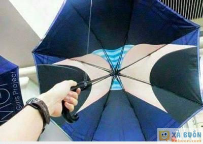  =)) <3   cây dù hình miku dễ thương ghê mấy bác ạ :))  :d 