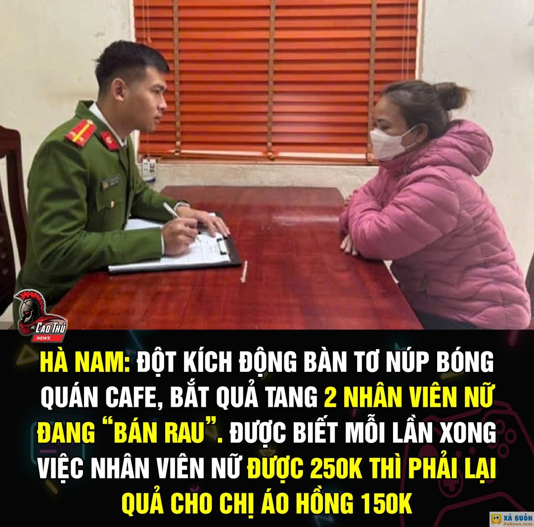 Đây là cô QTT (SN 1971 tỉnh Hòa Bình) chủ quán Cafe Phát hiện nhiều khách vào quán cafe của cô T nhưng lúc ra vẫn khát, kèm nhiều dấu hiệu mệt mỏi, chân đi không vững, mắt lờ đờ, tay run... Lực lượng chức năng đã đột kích vào quán và phát hiện cô T tổ chức cho khách mua rau Trong quán lúc đó đang có 2 phi công đang điều khiển hai phi cơ tiêm kích U40 và U39. Mỗi lần như vậy máy bay nhận về 250k nhưng phải lại quả cho chị T 150k 🥴