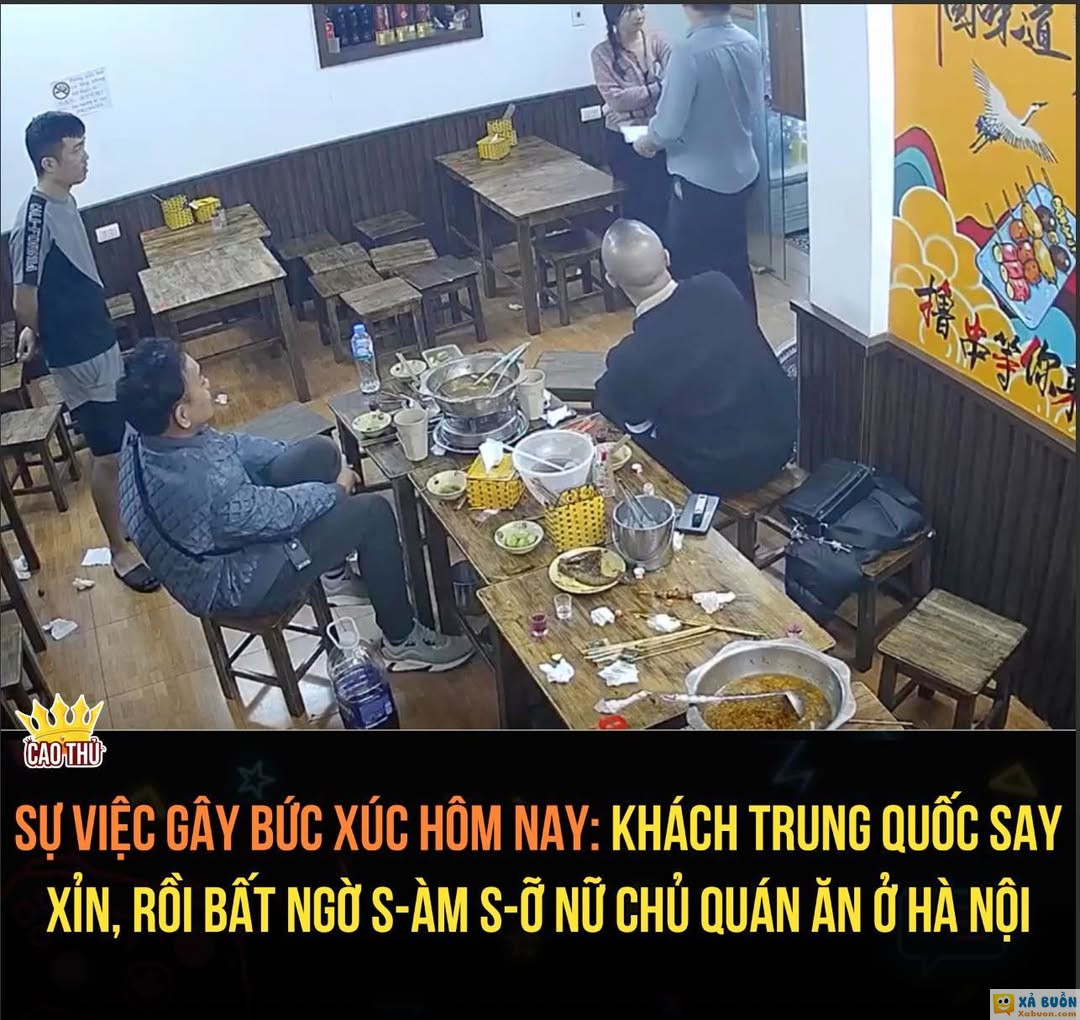 Chiều 29/12, dư âm của sự sợ hãi vẫn còn nguyên vẹn với chị Trần Thị Phượng (chủ quán ăn tại Huỳnh Thúc Kháng, Hà Nội). Câu chuyện bắt đầu vào 23h đêm 26/12, khi một vị khách nam người Trung Quốc, ngoài 40 tuổi, liên tục mượn rượu để tiếp cận chị.� Không chỉ dừng lại ở việc nói chuyện, du khách này sau đó còn làm một số hành động thân mật mà không có sự cho phép của chị. Sự việc chỉ dừng lại khi nhân viên và các thực khách khác lao vào can ngăn. Nhóm người đi cùng đã vội vã thanh toán hóa đơn 2 triệu đồng rồi rời đi. Sau cú sốc đến mức đổ bệnh, chị Phượng quyết định không im lặng. Nắm trong tay đoạn video 