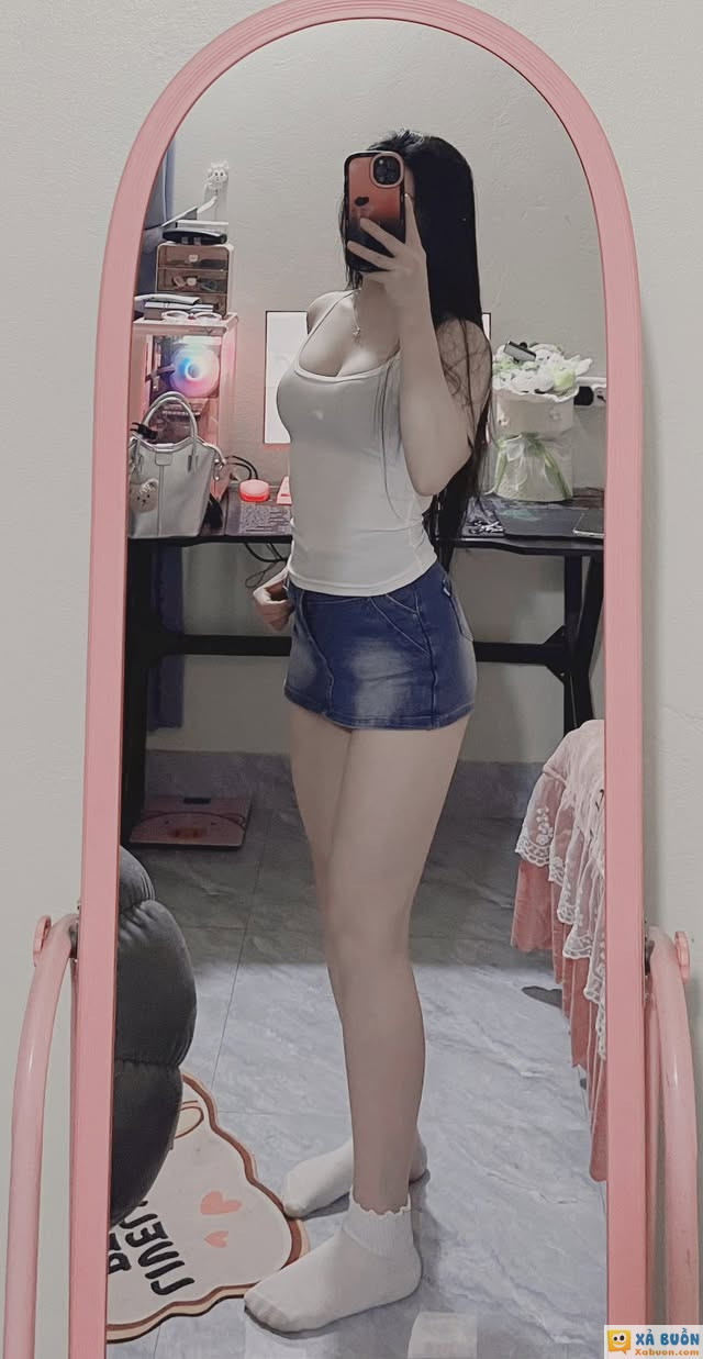 …Anh nghi ngờ cái gì về em cũng được,  nhưng xin anh đừng bao giờ hoài nghỉ về tình cảm này.  Vốn dĩ nó chưa bao giờ có thật:))😌…