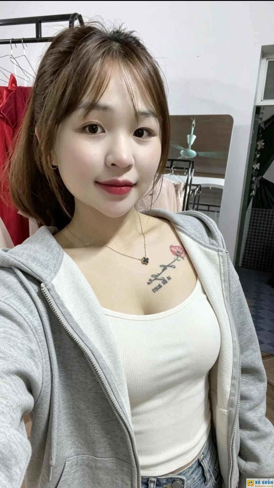 Phố Hà Đông đông quá. Về tim tớ ở cho đỡ bon chen. Trà đá 5k nhưng ngồi với cậu thì vô giá.