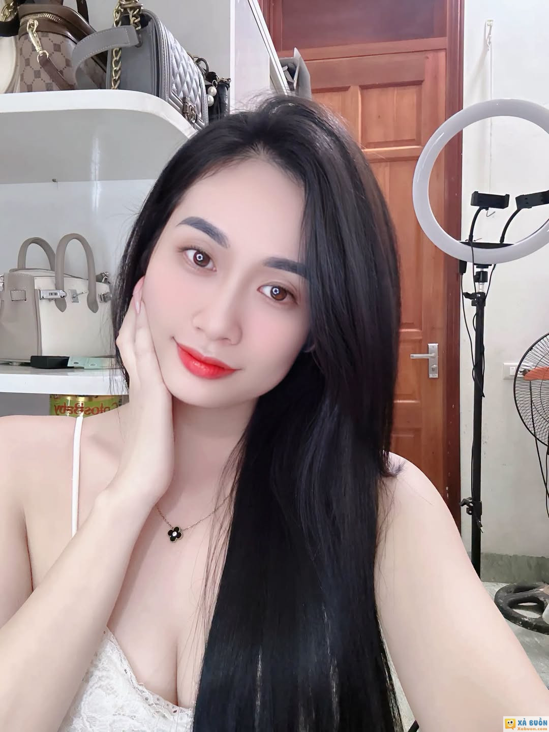 Cũng đáng yêu, nhưng không giám có bồ kể từ ngày lấy chồng