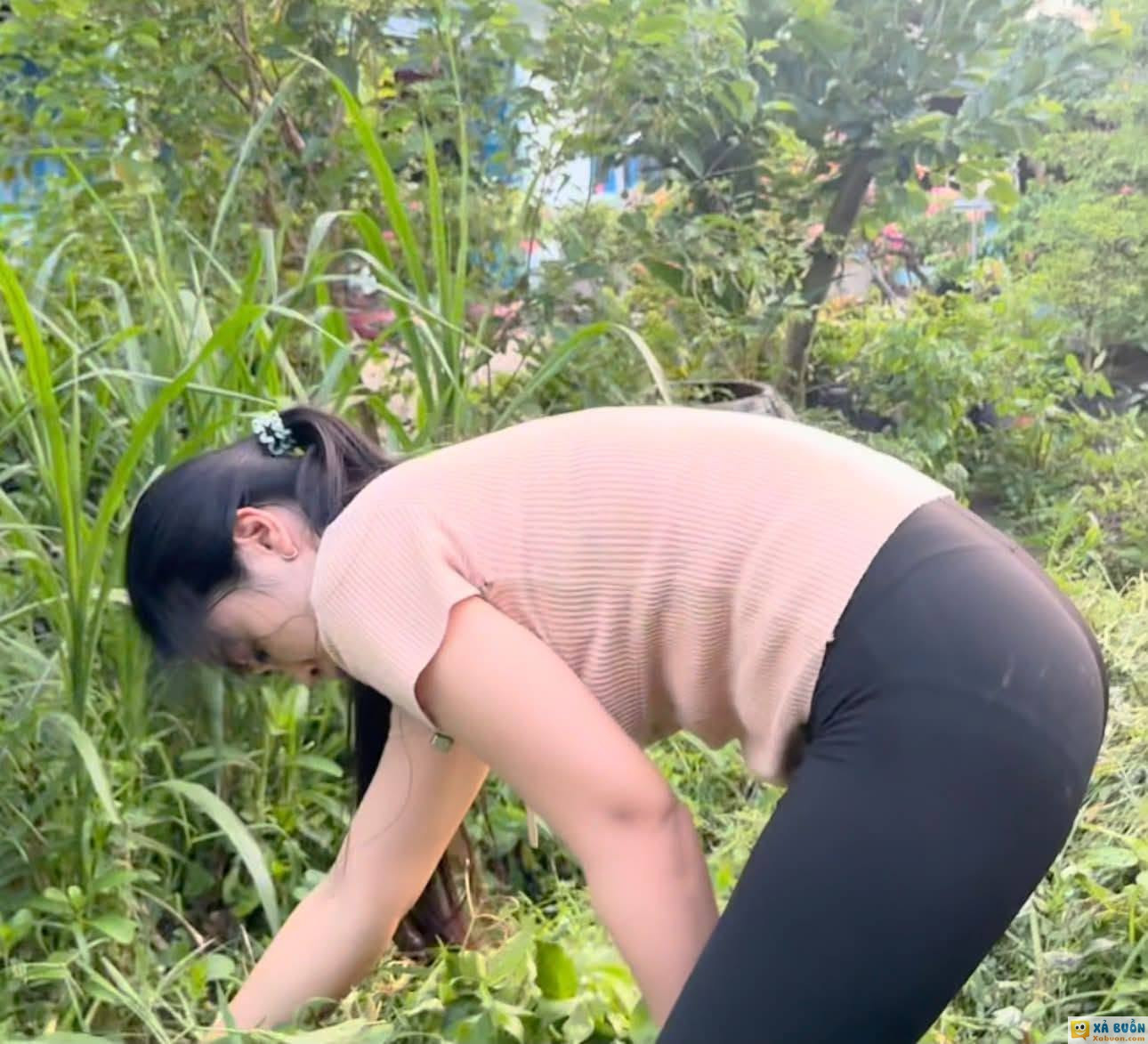 Người ta nói phụ nữ đẹp nhất khi đang làm việc! -  haivl