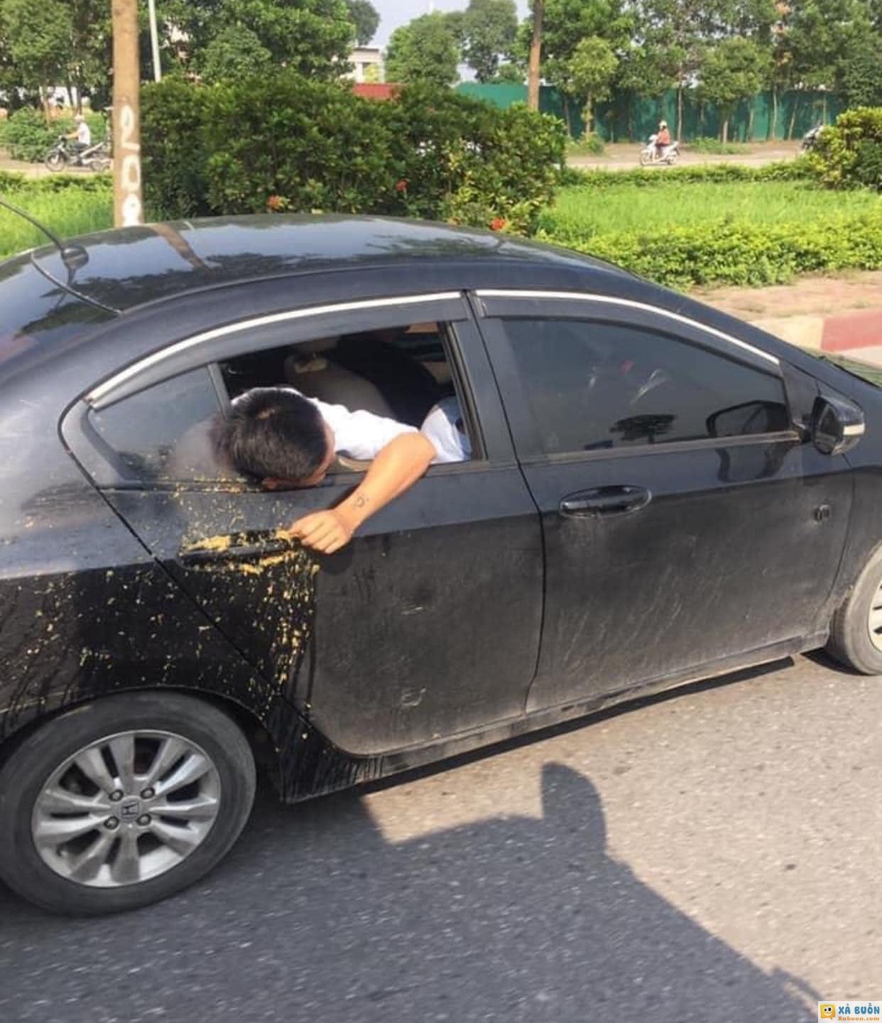 Xém tí xíu nữa mở cửa kính không kịp rồi -  haivl | hài hước | hài vl 