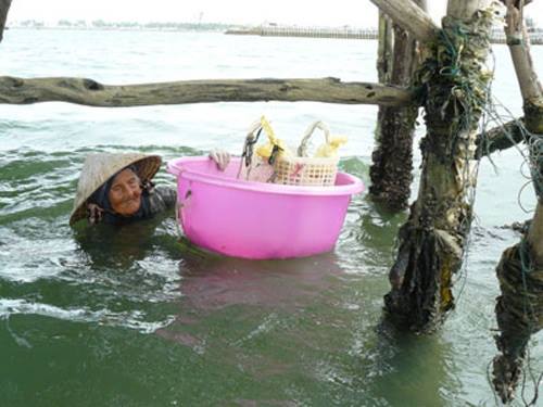 Mẹ không sợ vất vả đâu chỉ mong các con lên người ....