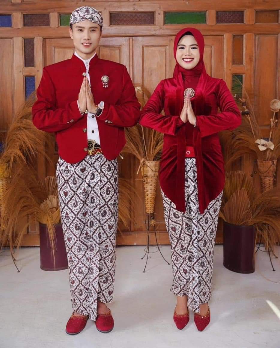 Đạt Villa khoe ảnh cưới cùng vợ trong bộ đồ truyền thống rất hợp khiến cư dân mạng ai cũng xuýt xoa khen nức nở