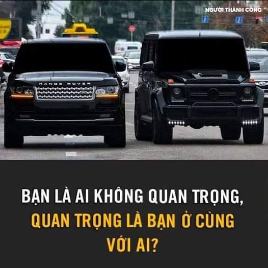 LÀ AI THÌ CŨNG NÊN ĐỌC MỘT LẦN
Có một ông chủ nọ giàu có định cho người lái xe của mình 1 tỷ đồng nhưng bị người lái xe từ chối, câu trả lời khiến ông bất ngờ.
Ông chủ giàu có thấy nhân viên lái xe của mình đãXem thêm làm việc chăm chỉ trong nhiều năm. Vì muốn người lái xe này vẫn có một cuộc sống ổn định khi về hưu, nên ông chủ này đã đưa cho người lái xe tấm séc trị giá 1 tỷ đồng.
Không ngờ lái xe này đã trả lời: “Không cần đâu ạ, trong tay tôi cũng đã có hơn chục tỷ đồng rồi”.
Ông chủ giật mình hỏi: “Anh làm lái xe, lương của anh chỉ có 5 triệu đồng một tháng, làm sao lại tích cóp được nhiều tiền như vậy?”
Lái xe trả lời: “Trong suốt quá trình lái xe, khi ông ngồi ở đằng sau gọi điện và nói là sẽ… Xem thêm