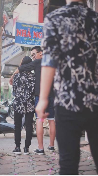  :v  nên anh lùi bước về sau để thấy em rõ hơn...để có thể ngắm em từ xa âu yếm hơn...  :3 