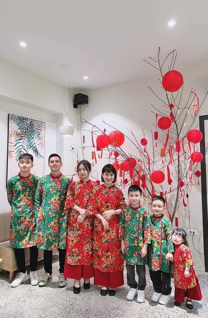 Chồng em trước khi cưới anh ấy đã hứa sẽ cho em cuộc sống đẹp như trong phim. Mà lúc đấy em quên hỏi đó là thể loại phim gì. Đến khi lấy nhau về anh ấy mới cho em biết đó là Phim MÁY ĐẺ...

Ck e đứng thứ 2, e đứng thứ 4. Thanh minh trc kẻo có bác nhầm 🤭

Cre: Trần Ngọc Ánh
#Tiin #Tiinvn #PL