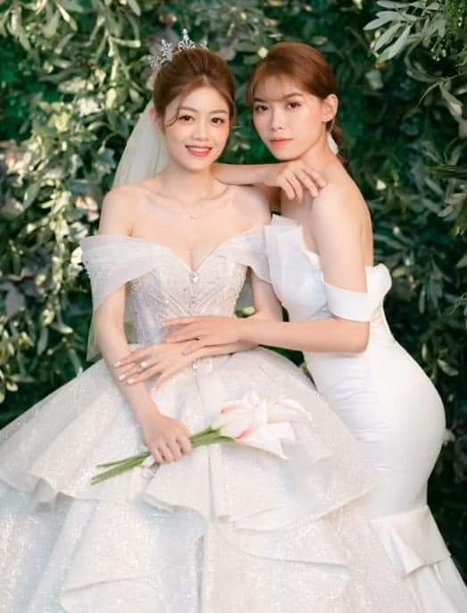 Bộ ảnh cưới xinh đẹp tuyệt vời của cặp đôi đang hot nhất MXH trong thời gian này ♥️

Ảnh: Hồng Như

-Miao-
#WeiboVietNam #wbvn