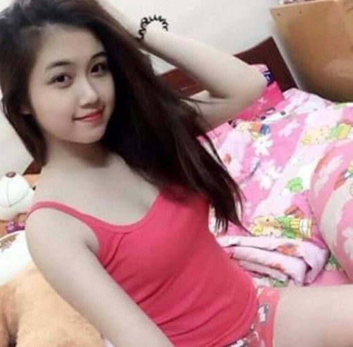  :d  Em là cô gái mặc áo đỏ.... thánh thơ nào làm tiếp hộ em cái  :d 